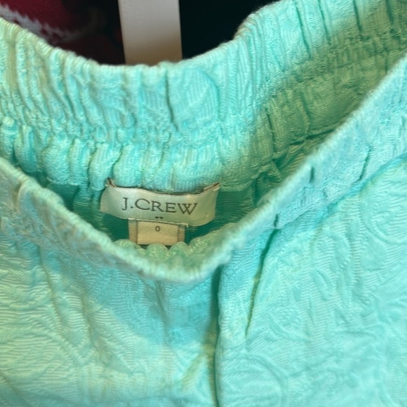 J Crew seafoam green imprinted flowers elasticized waistband 3” shorts size 0 - Picture 2 of 3